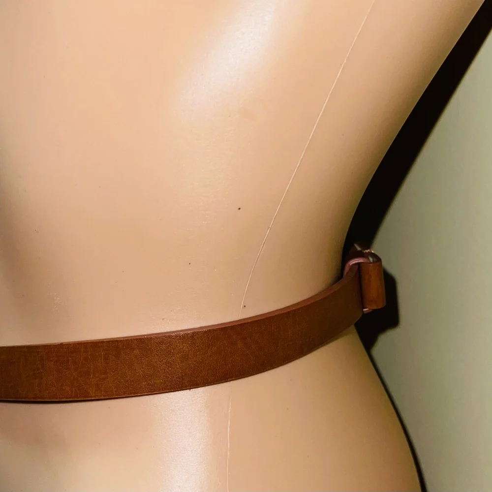 EXPRESS VINTAGE BELT DOUBLE HOOK HARDWARE WOMEN SKINNY BROWN COLOR SIZE S / M